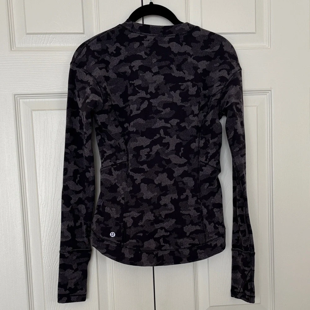 Lululemon Athletica Black Camouflage Sweatshirt - Picture 3 of 4